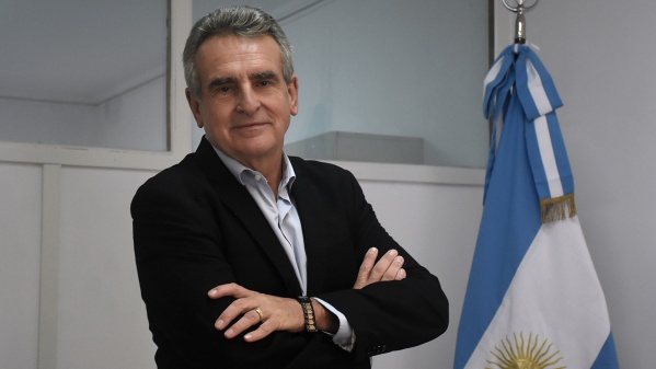 Agustín Rossi asume esta tarde como Jefe de Gabinete con el objetivo de “descomprimir la interna”