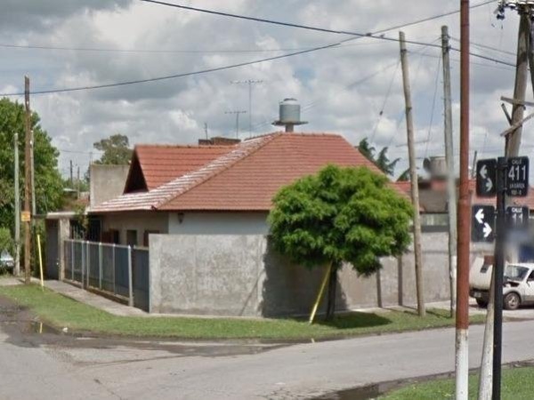 Delincuentes cortaron la luz en una casa de La Plata, aprovecharon y la desvalijaron