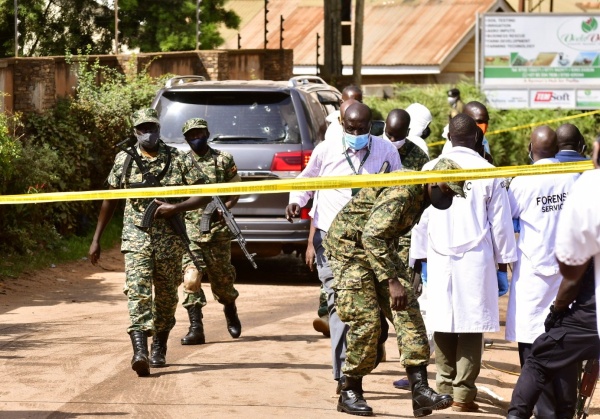 Una escuela de Uganda fue atacada por integrantes del Estado Islámico: 37 estudiantes perdieron la vida
