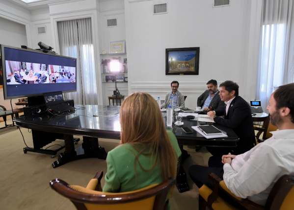Kicillof mantuvo una videoconferencia con Dilma Rousseff para analizar inversiones a través de los BRICS
