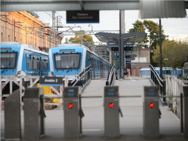 El Ministerio de Transporte irá a la Justicia por las amenazas de bomba que afectaron el servicio del Tren Roca de La Plata