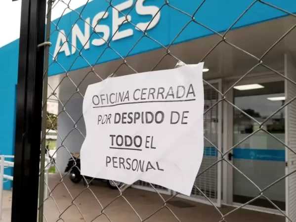 Tras los despidos en ANSES, múltiples oficinas de Buenos Aires están cerradas: no tienen personal para atender al público