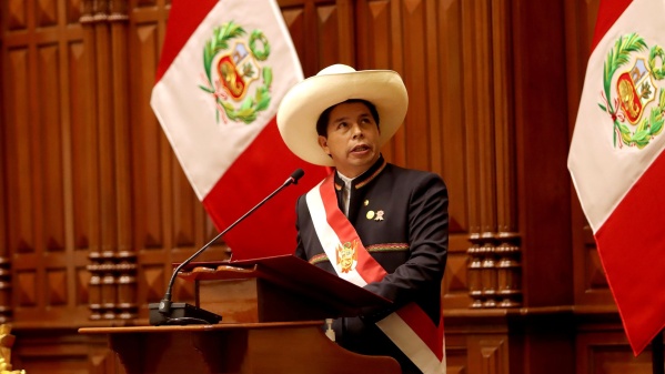 El Gobierno de Perú irá a la Justicia si avanza la moción para destituir al presidente Castillo