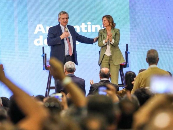 Alberto Fernández en La Plata: &apos;Seremos el país que respete y le brinde posibilidades de estudio a todos los argentinos&apos;