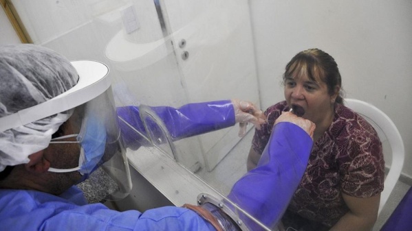 En un hospital platense los test de Coronavirus se realizarán en un lugar estrictamente privado