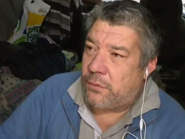 Un vecino de La Plata se quedó sin trabajo y vive en una camioneta