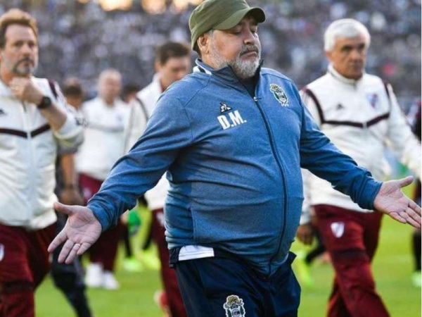 Maradona quiere seguir, pero su continuidad dependerá de las ambiciones deportivas dirigenciales