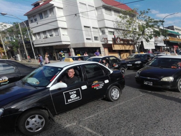 Ya rige el aumento de los taxis en Berisso: la ficha costará 6 pesos