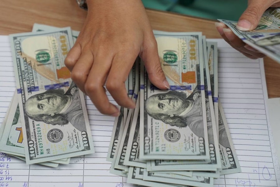 Se establecieron nuevas restricciones para evitar ”rulos especulativos” en los dólares financieros