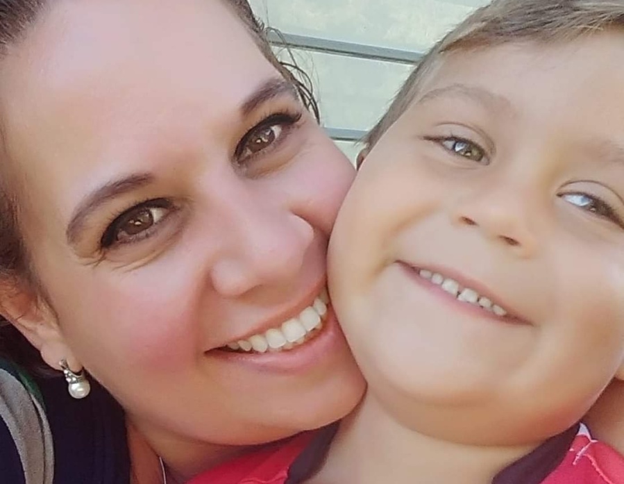 Una mamá platense cuenta la durísima experiencia de pasar las Fiestas con su hijo autista: ”Nos encerramos en el baño”