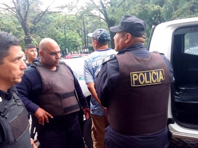 Intentó robar una moto, apuñaló al dueño y se dio a la fuga: detuvieron al padre de los "Hermanos Macana" en La Plata