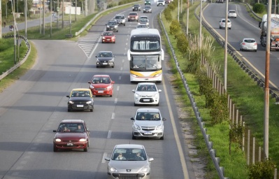 Buscan que los conductores no "caigan" en las fotomultas y proponen mejorar la señalización en la Provincia