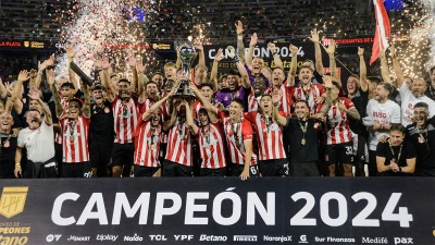 ¡Estudiantes campeón del Trofeo de Campeones!