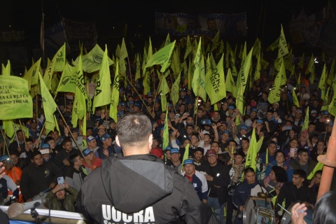 Iván Tobar encabezó una asamblea multitudinaria de la UOCRA en la YPF de Ensenada y lanzó 125 puestos de trabajo