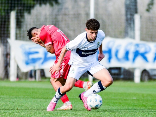 Racing lo dejó libre, en Banfield no quedó y con apenas un semestre jugando para Gimnasia lo convocaron a la selección