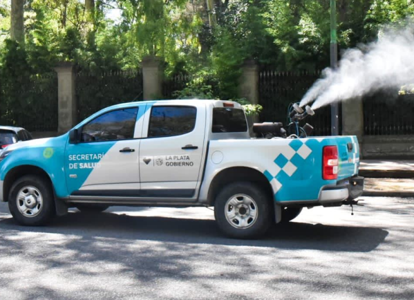 17 calles del Casco Urbano de La Plata y otras cinco localidades serán fumigadas durante este martes