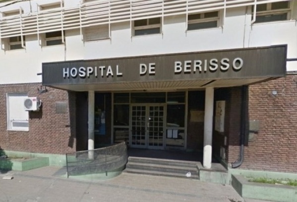 Una mujer se tiró desde el balcón de un departamento en Berisso: estudian el caso como "posible suicidio"
