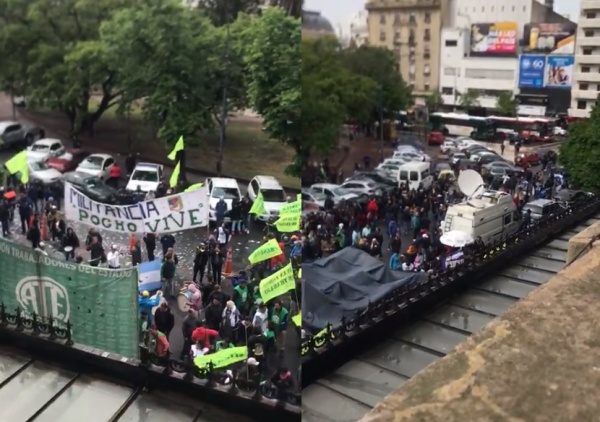 Caos y bronca de automovilistas en Plaza San Martín por una manifestación de gremios en medio del escrutinio definitivo