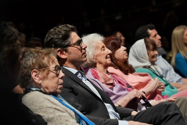 Estela de Carlotto criticó los cánticos que hubo en el acto que compartió con Cristina Kirchner y Kicillof: "Me molestó"