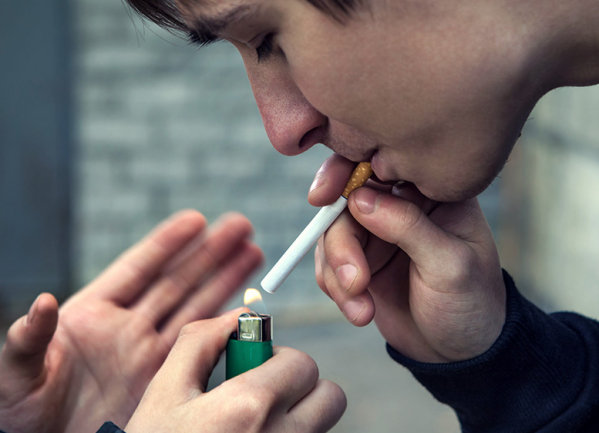 ¿Qué es la citisina, una ayuda de bajo costo que multiplica las chances de dejar de fumar?