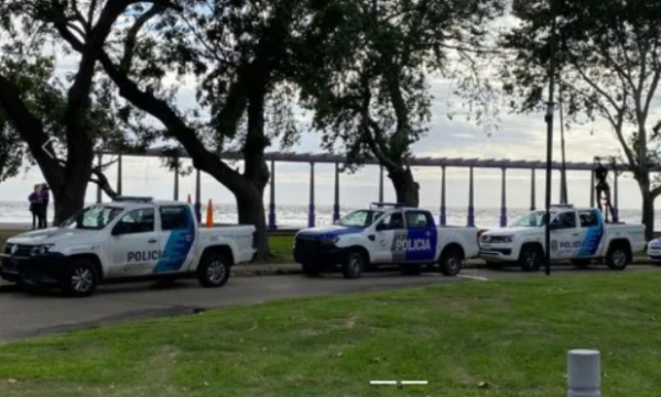 Boca abajo y con las manos atadas: apareció un cadáver en el Río de La Plata
