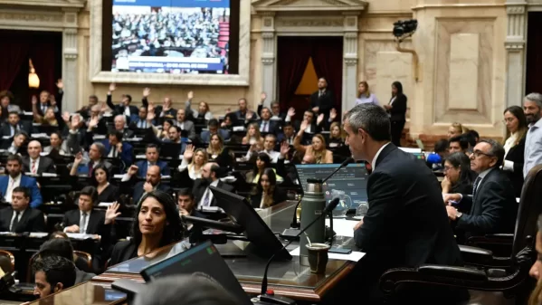 El Gobierno envió al Congreso la Ley Hojarasca para eliminar normas que considera "inútiles"