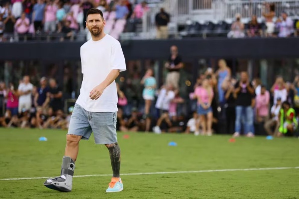 Mostraron al fiel compañero que tiene Messi mientras se recupera de su lesión en Miami