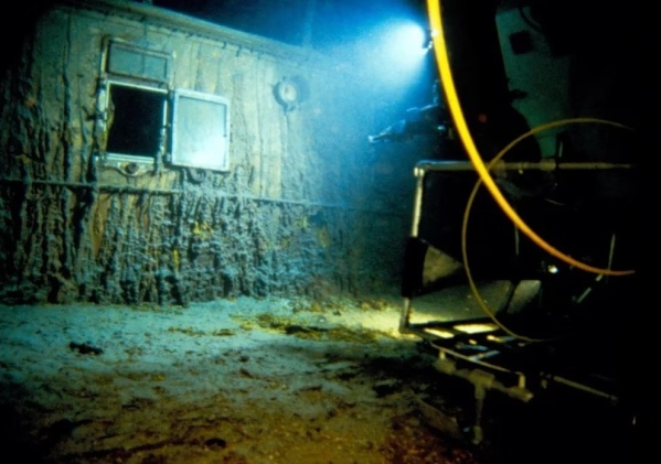Un submarino desapareció cuando llevaba turistas para ver los restos del Titanic