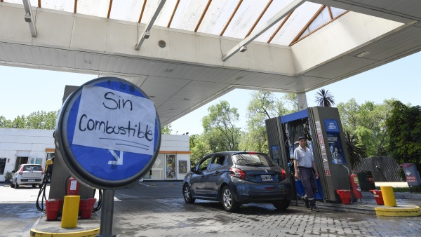 Se complicará la provisión de combustibles por el paro de petroleros contra la vuelta del Impuesto a las Ganancias