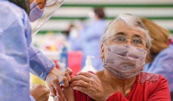 Argentina es el 18° país del mundo con mayor cantidad de personas vacunadas
