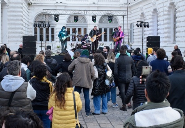 Aterrizará la quinta edición de "Rock en el playón" en La Plata: nuevas bandas y cada vez más acompañamiento