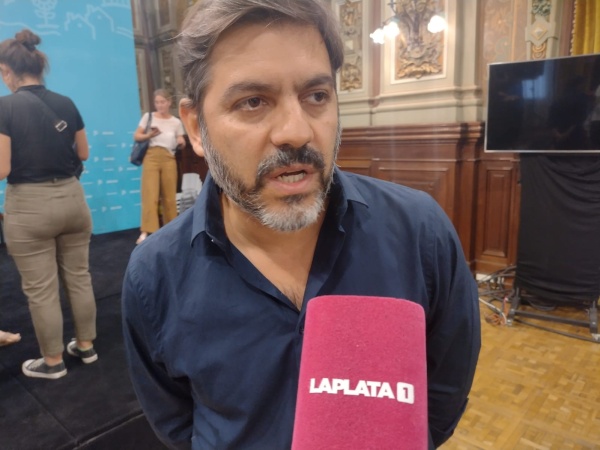 Carlos Bianco: "No creo en las encuestas, la elección no está ganada y por eso seguimos trabajando políticamente"