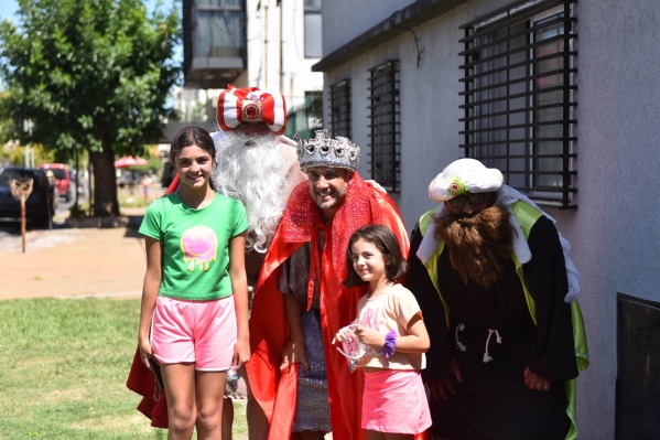 Los Reyes Magos pasaron por los distintos barrios de La Plata