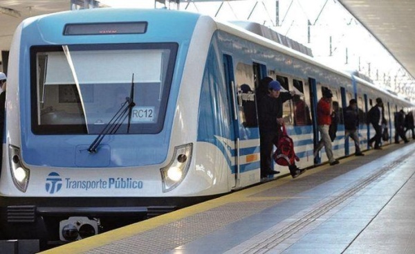 Demoras en el tren Roca: una persona falleció tras arrojarse a las vías a la altura de Berazategui