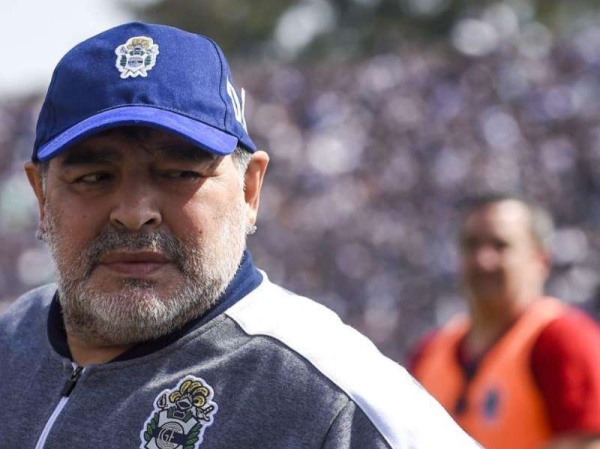 &apos;Los estábamos esperando&apos;: el mensaje de Diego Maradona para la fórmula Fernández-Fernández