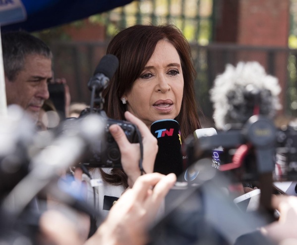 Cristina Kirchner pidió que se &quot;garantice la transmisión en vivo&quot; de su declaración indagatoria