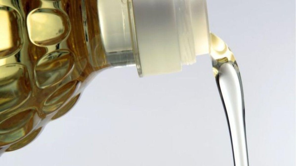 La ANMAT prohibió el uso y comercialización de dos aceites de girasol y varios productos médicos