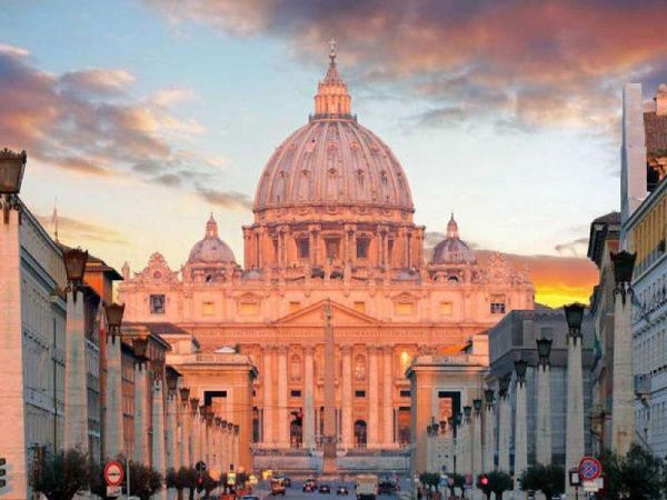 El Vaticano reabre museos con pinturas ineditas de Rafael