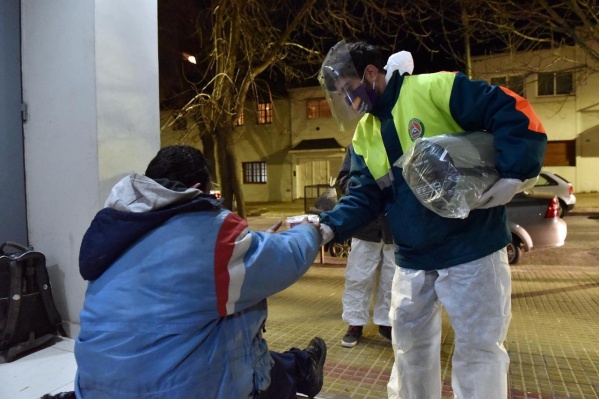 Se viene una nueva ola polar en La Plata y el municipio reforzó la asistencia a personas en situación de calle