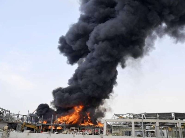 El puerto de Beirut está en llamas otra vez