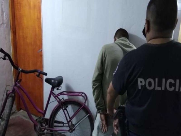 Un hombre platense intentó robar una bicicleta pero los vecinos lo atraparon por cuenta propia