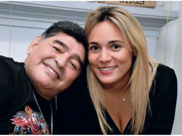 Rocío Oliva le reclamaría millones a Maradona