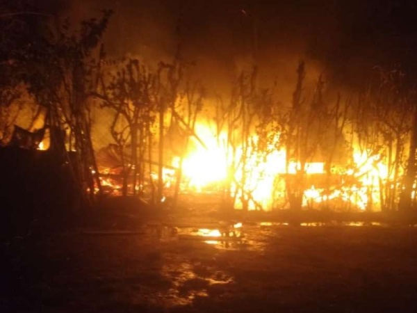 Una familia de Villa Elisa vive en una carpa tras un incendio voraz