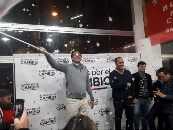Garro le pidió a los opositores no ensuciar el patrimonio platense con afiches: &quot;La gente no vota por eso&quot;
