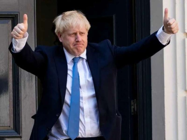 Boris Johnson reapareció en público tras recuperarse del coronavirus