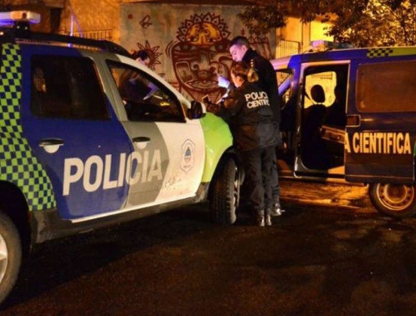 Un nene de 5 años vio el femicidio de su mamá y salió a la calle a avisarle a sus vecinos: "Un hombre le pegó"