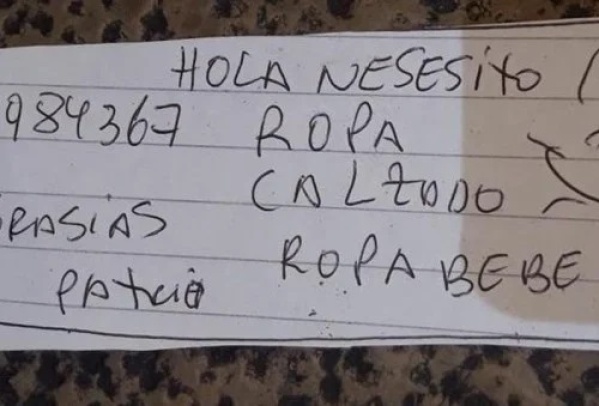 Mamá de Melchor Romero deja papeles en todo el centro de La Plata y busca ayuda urgente para sus hijas: "Vivo solo por ellas"
