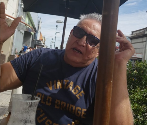 El Pata Medina desayunó en el centro de Ensenada en su primer día en libertad: "Todo el mundo me pedía fotos"