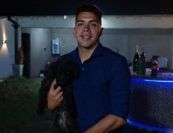 Joven de Los Hornos ofrece su propio celular de recompensa para recuperar a su perra robada: "Es como una hija más"