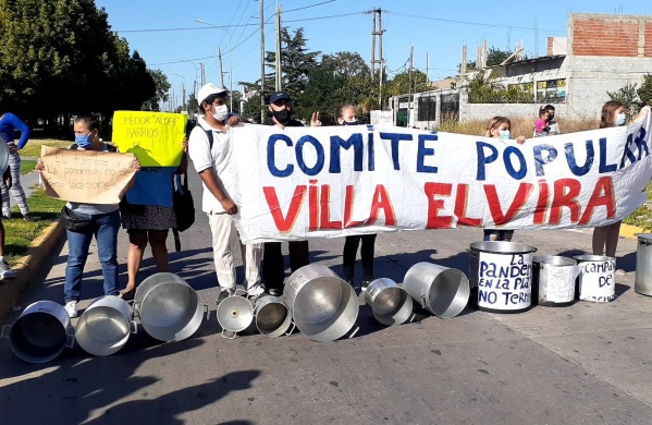 Múltiples protestas en la periferia de La Plata por la falta de ayuda municipal a los comedores: "Se cortó todo"